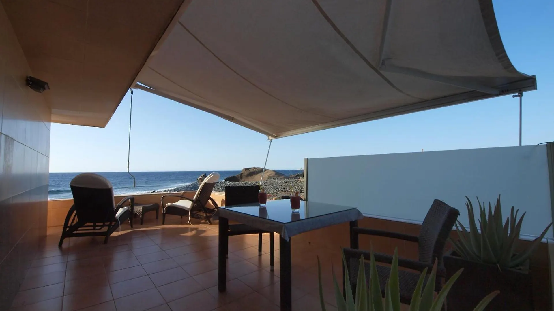 La Mareta Sunrise Directly At The Sea 아파트
